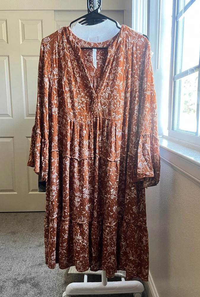 Floral Rusty Orange Women’s Dress. Size 1X. Excellent Condition.