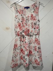 APT 9 White Floral Dress With Lace Back Peekaboo Size Medium