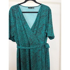 Apt 9 Woman Plus Size 1X Emerald Green Black Animal Print Wrap Midi Dress