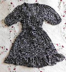Velvet Heart Womens Size XS Tie Belt Elastic Sleeves & Waist Dress Ruffle Zebra