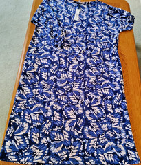 CHICO&rsquo;S BATWING SLEEVED MIDI DRESS-SIZE 1/MEDIUM-BLUES/WHITE-NO CREASING-**NEW**