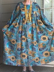 LAGENLOOK ARTSY BOHO OVERSIZED ABSTRACT PRINT VISCOSE DRESS WITH NECKLACE PLUS