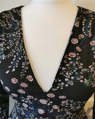 GLAMOROUS BLACK FLORAL PRINT FIT & FLARE SHORT DRESS SIZE 8 PETITE V-NECK LINED