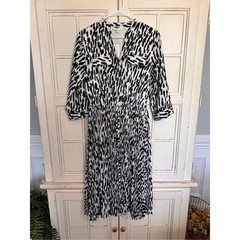 NWT Jade Melody tan black white pleated midi dress size medium