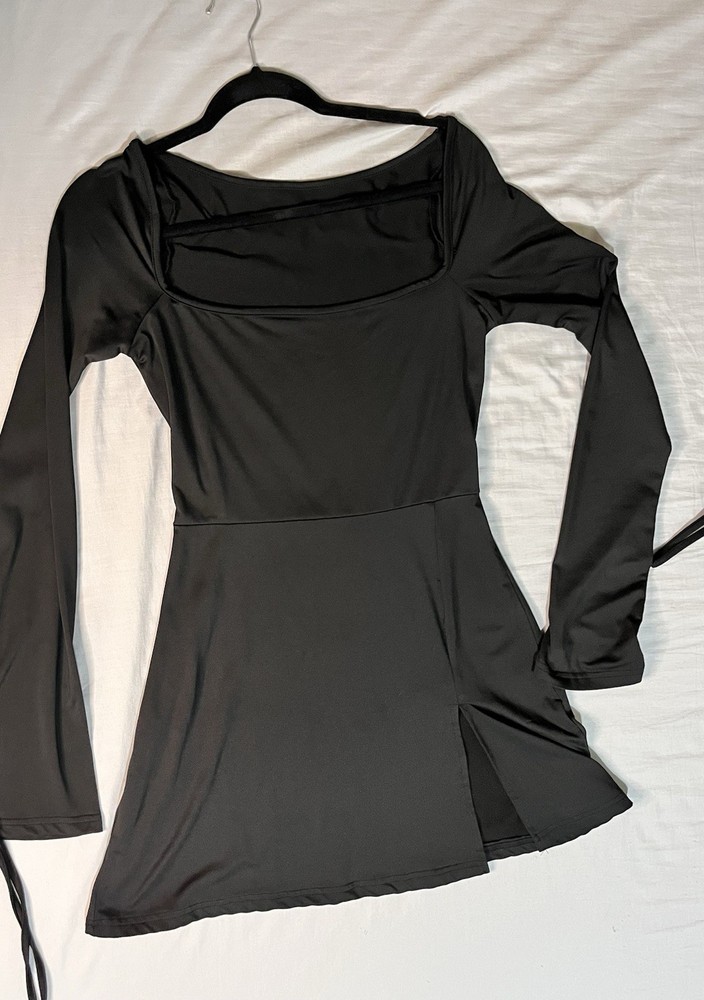 Women&rsquo;s Black Square Neck Long Sleeve Stretch Knit Tie Cuff Dress L