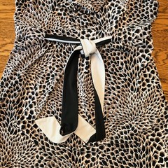 BCBG Maxazria L V Neck Dress Beige Brown/Black Floral Knee Length Sleeveless
