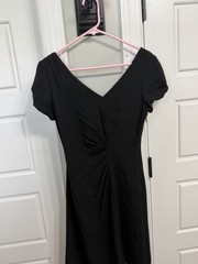 Banana Republic Ruched Sheath Dress 4 Black Solid V-Neck Short Sleeve Knee