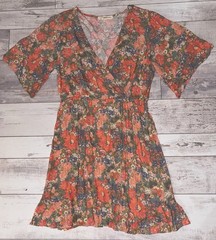 Rewind Short Sleeve V-neck A-line Dress size L large – Floral/Flowers B